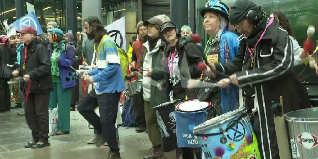 Climate protesters launch four-day mass action in London - Vimarsana News