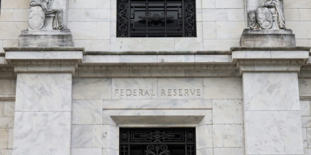 Stocks slide on rate hikes, bank worries - Vimarsana News
