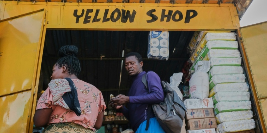 Night-time shopping booms as Zim inflation soars - Vimarsana News