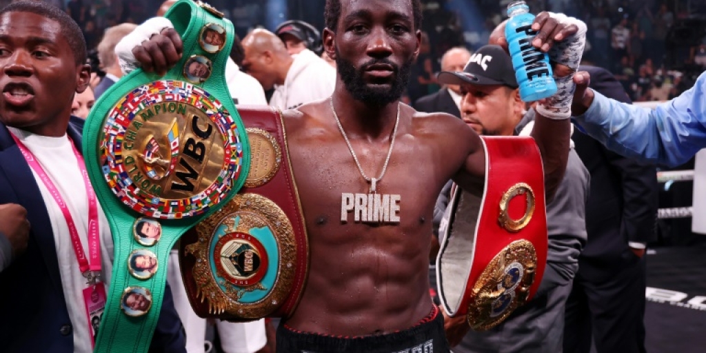 Crawford stops Spence to claim undisputed welterweight world title