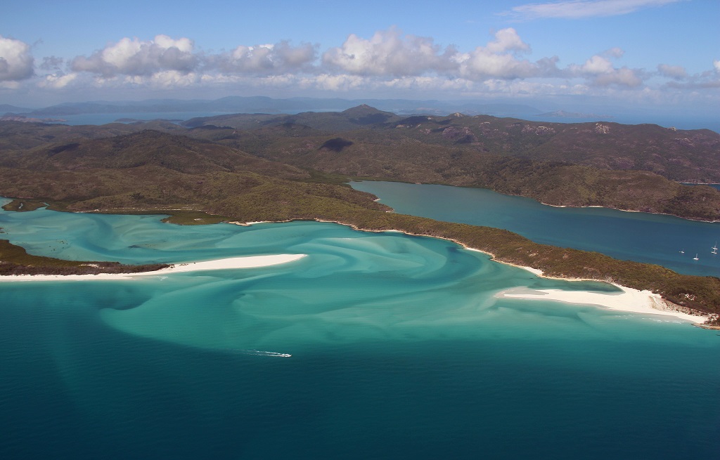 Huge ancient landslide on Great Barrier Reef discovered by scientists